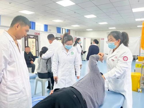 中醫(yī)義診進基層 健康服務(wù)暖人心——延安市中醫(yī)醫(yī)院康復(fù)科赴甘泉縣中醫(yī)醫(yī)院開展中醫(yī)養(yǎng)生保健義診活動